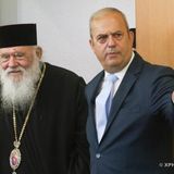 Αρχιεπίσκοπος σε φοιτητές της Θεολογικής Σχολής του Ε.Κ.Π.Α.: «Οι ρίζες σας να έχουν αντοχές»